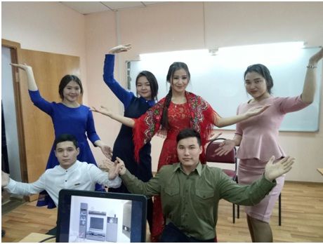 The second part of closing of week has ended with the concert program of teachers of СМС OOD and participants of literary circle Key_pker under the leadership of the teacher of Kazakh and A.A. Oraz's literature. G.T. Kenishbayeva's teachers, by S.S. Akhmetova have sung national songs, S.O. Zharlygasova and A.A. Oraz have shown the abilities in an aytysa.